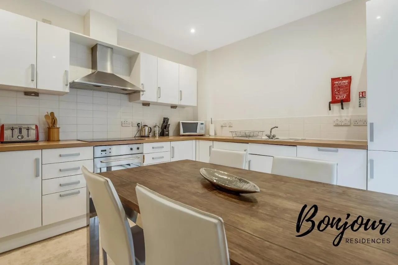 Spacious 2Br-2Ba - Grassmarket - Free Parking By Bonjour Residences Edinburgh 0*,  United Kingdom